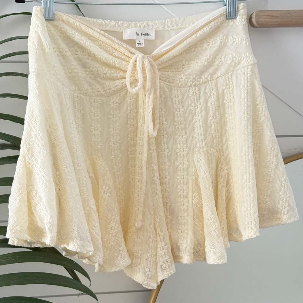 Cream Women's Shorts, Size Large